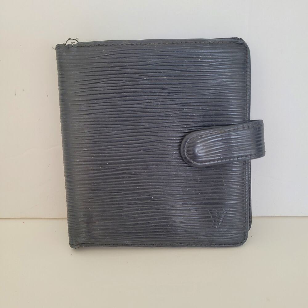 Vintage Louis Vuitton Epi Leather Bifold‎ Wallet Black Snap Closure Organizer